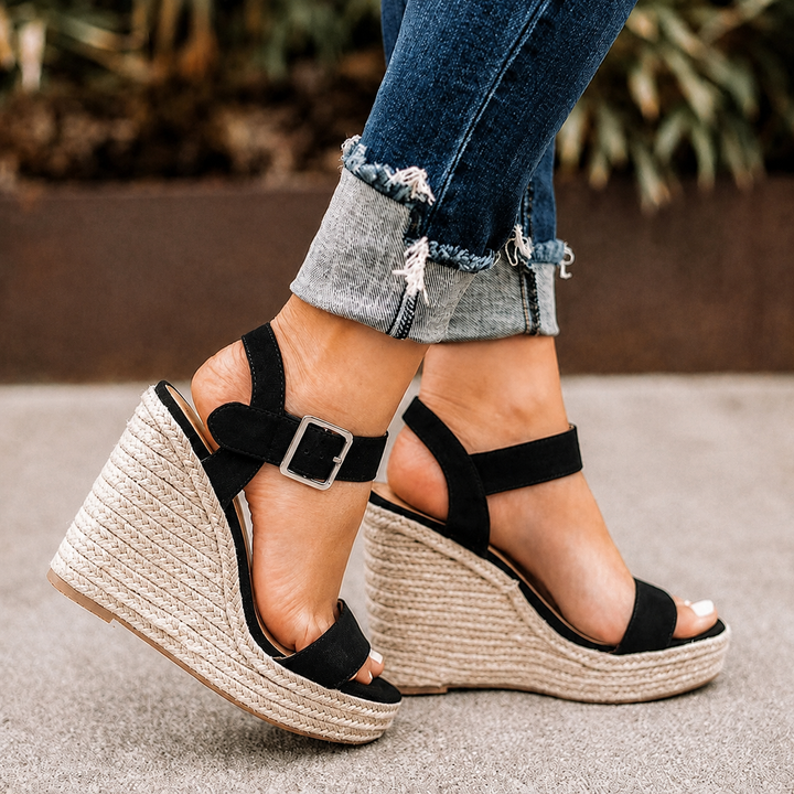 Emery Ribbon Wedge Pumps – Black