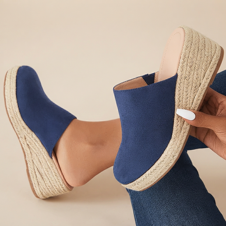 Presley Sonnet Wedge Pumps – Blue