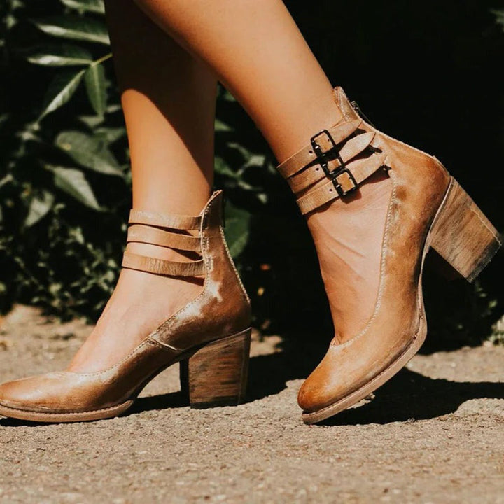 Everly Locket Pumps – Brown