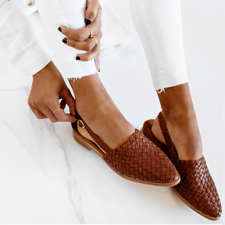 Kinsley Sonnet Slingback Flats – Brown