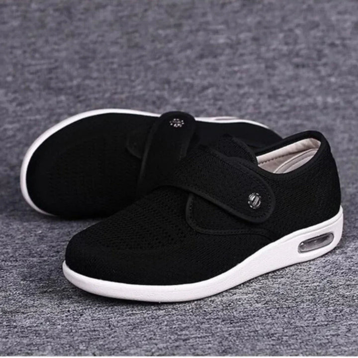 Kennedy Garland Everyday Sneakers – Black