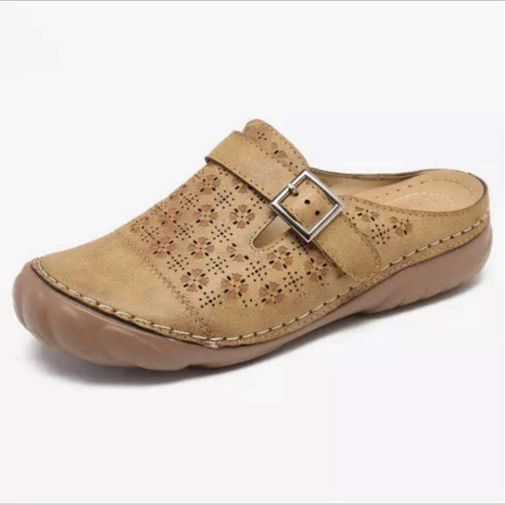 Kennedy Cameo Clogs – Beige